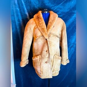 Vintage shearling Alexander fur coat. Size medium/large.